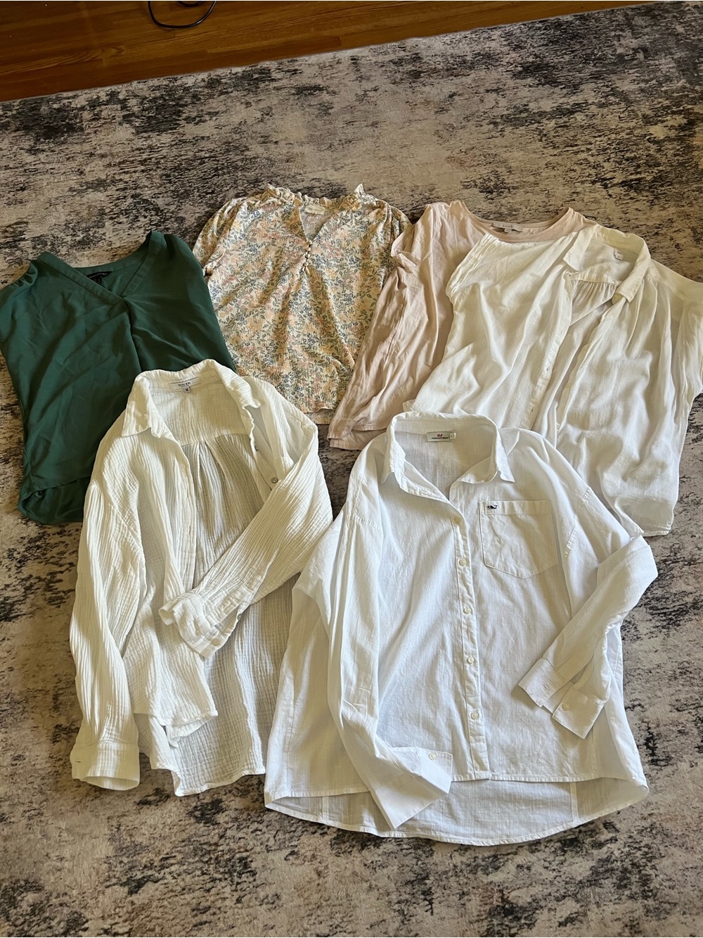 Womenās M assorted shirts lot
